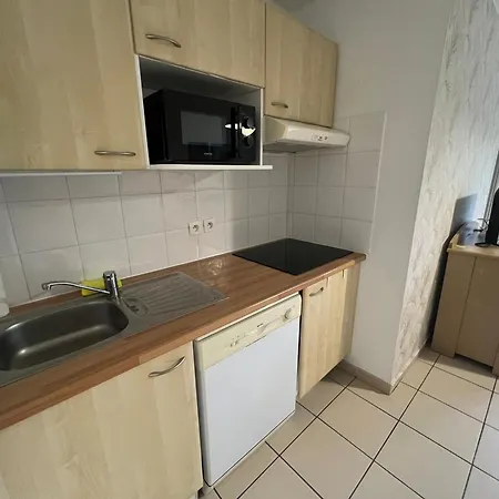 Apartment T3 Familial A Avec Piscine Et Parking - Fr-1-239-1103 *